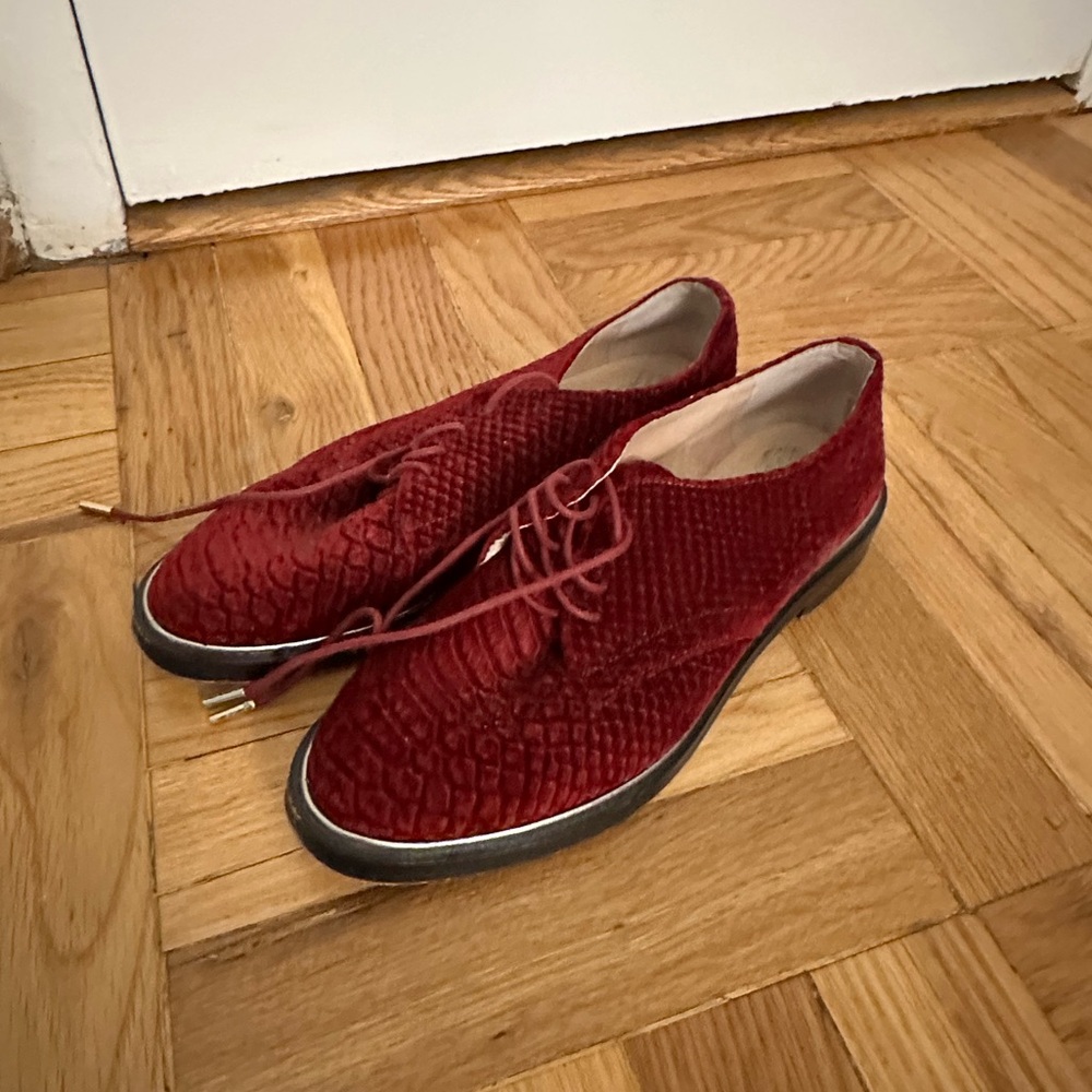 Vince Camuto velvet burgundy Lace-Up Shoes